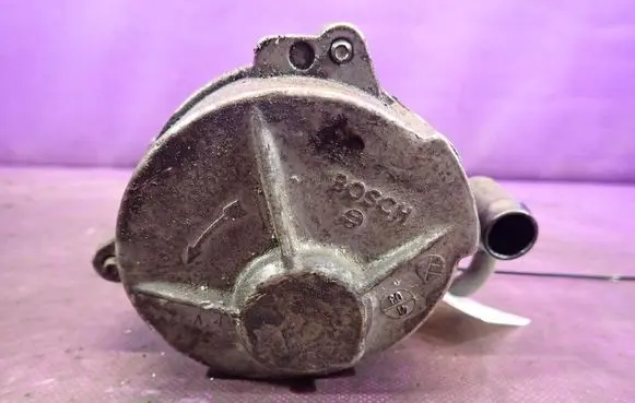 Renault Megane II Vacuum pump
