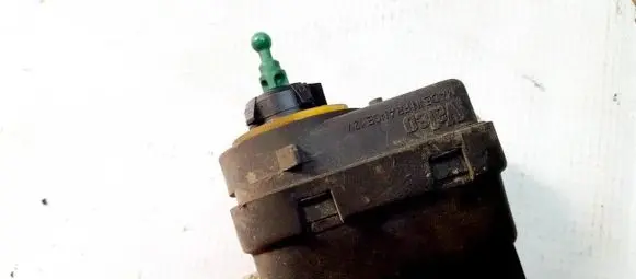 Headlight level adjustment motor