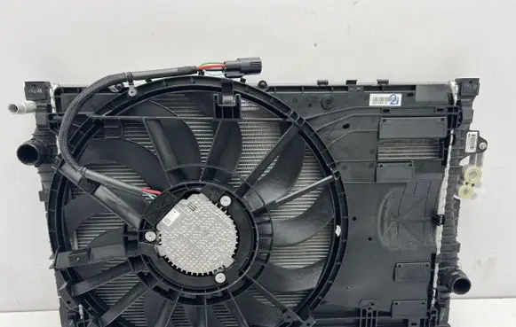 Land Rover Evoque II Radiator set K8D28005BD