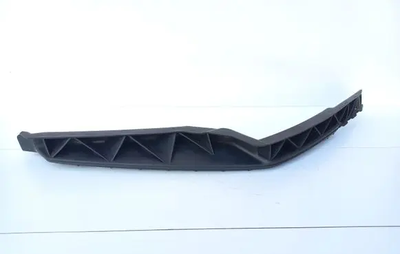 Skoda Octavia Mk2 (1Z) Front bumper mounting bracket 1Z0807184