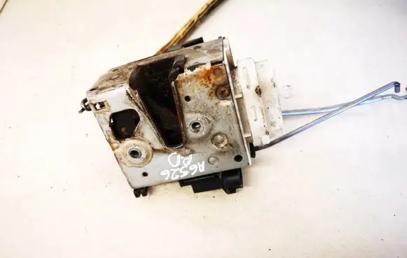Audi A4 S4 B5 8D Front door lock 8d1837016e