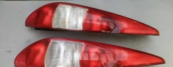 Ford Mondeo Mk III Rear/tail lights