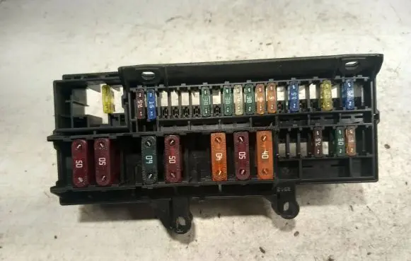 BMW 7 E65 E66 Fuse module 18560
