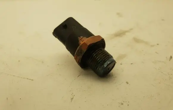 Fuel pressure sensor
