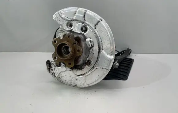 BMW 7 G11 G12 Rear wheel hub spindle/knuckle 6861135