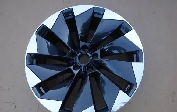 Skoda Enyaq iV R21 alloy rim 5QA601023L