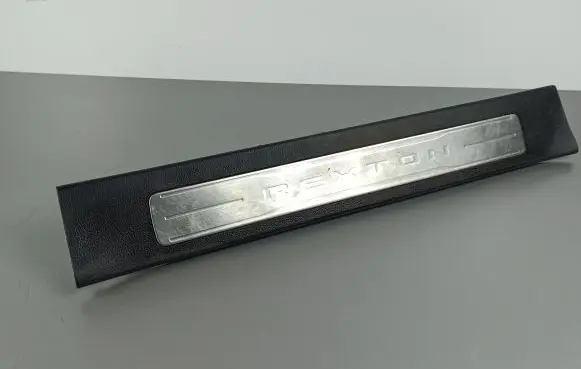 SsangYong Rexton Front sill trim cover 7726136000