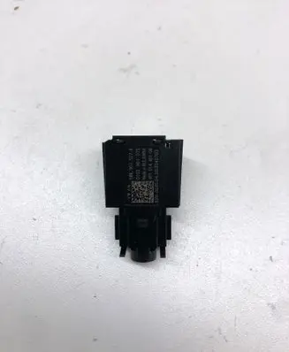 Volkswagen Golf VIII Oil temperature sensor 5WA907527A