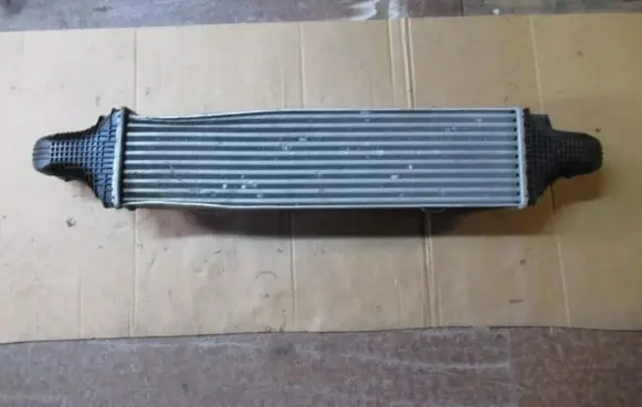 Mercedes-Benz C W204 Intercooler radiator A2045000200