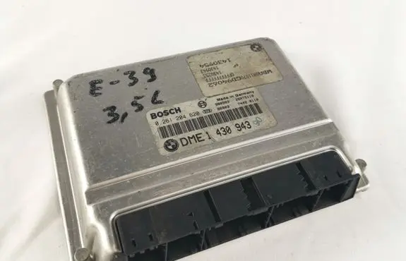 BMW 5 E39 Engine control unit/module 0261204620 1430943 1430954