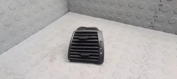 BMW X5 E53 Dashboard side air vent grill/cover trim 8402215