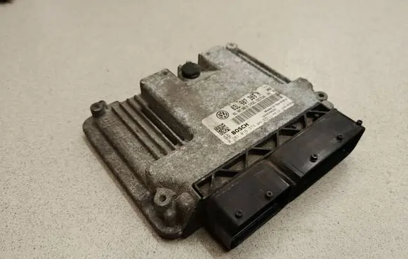 Volkswagen PASSAT B7 Engine control unit/module 03L907309N 0281016374