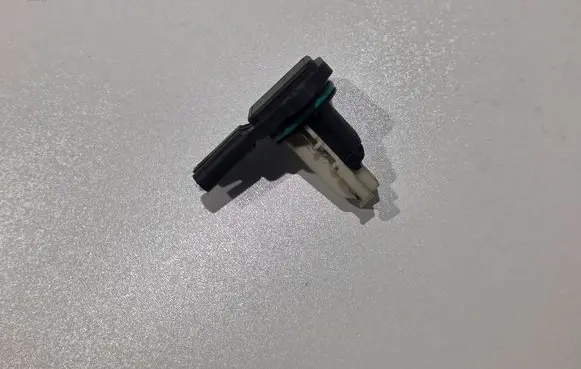 BMW 5 E60 E61 Mass air flow meter 7551638