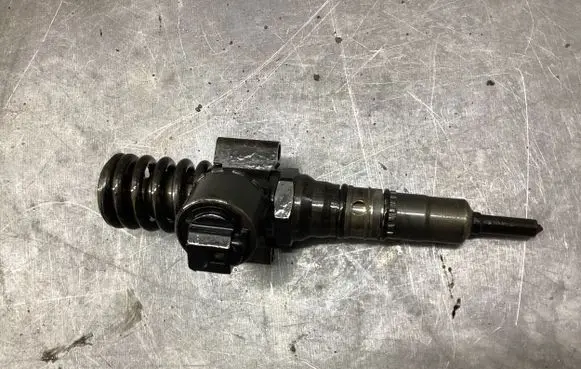 Mitsubishi Grandis Fuel injector 0414720404