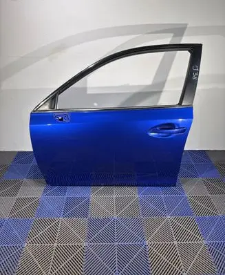Lexus CT 200H Front door