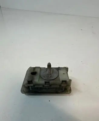 Radiator mount bracket