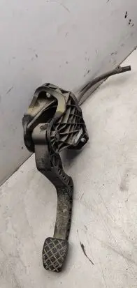 Volkswagen Golf Plus Clutch pedal 1K1721059BC