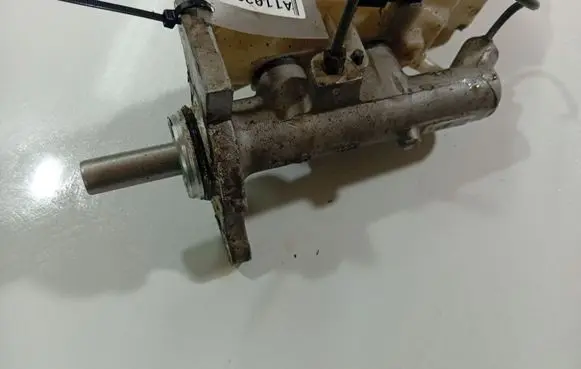 Toyota Corolla E120 E130 Master brake cylinder 