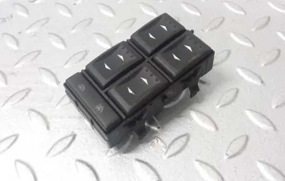 Ford Mondeo Mk III Electric window control switch 1S7T14A132BE 03163452