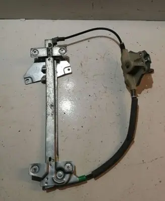 Rear door manual window regulator