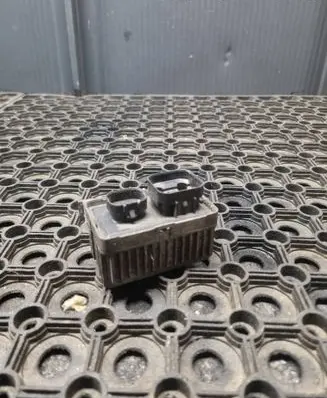Opel Insignia A Glow plug pre-heat relay 55563423