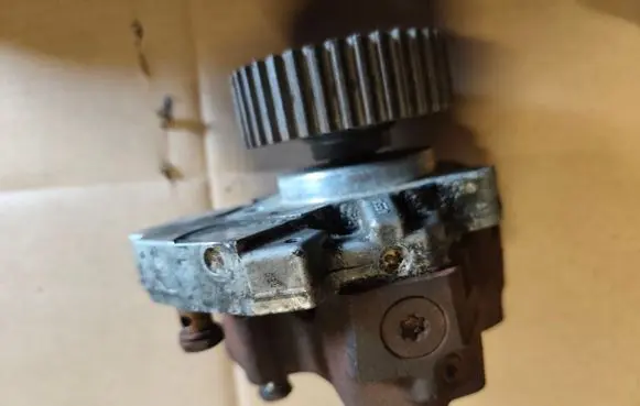 Fuel injection high pressure pump