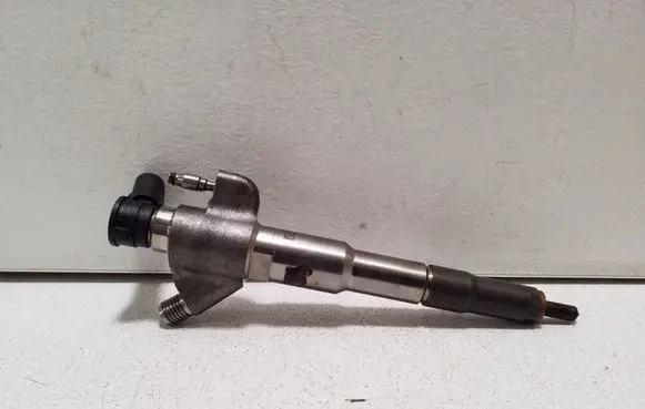 Nissan Navara D23 Fuel injector 16609567R HMLGT5690R