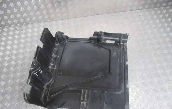 Volkswagen Multivan T5 Engine splash shield/under tray 