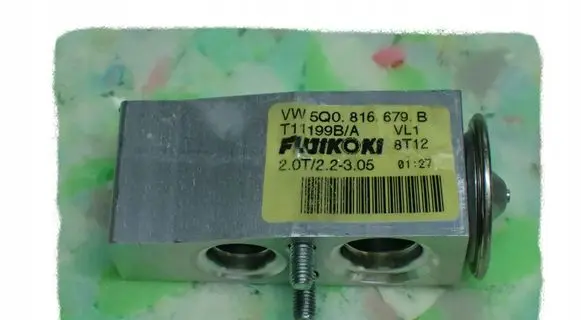 Volkswagen Golf VII Air conditioning (A/C) expansion valve 5Q0816679B