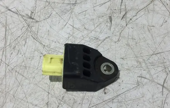 Toyota Yaris Airbag deployment crash/impact sensor 898310D130 42359S7Y8