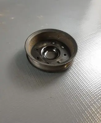 Chevrolet Camaro Water pump pulley 20151210 12652047