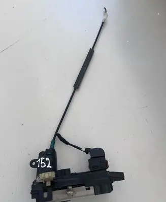 Opel Zafira B Front door lock 13210748