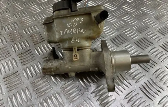 Volkswagen Touran I Master brake cylinder 1k1611301c