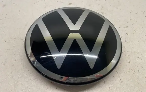 Volkswagen Golf VIII Manufacturer badge logo/emblem 5H0853601M