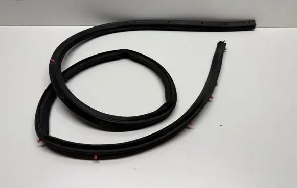 Ford Mustang VI Rubber seal front coupe door