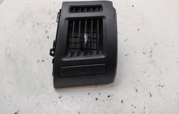 Toyota Prius+ (ZVW40) Dashboard side air vent grill/cover trim 5568647080