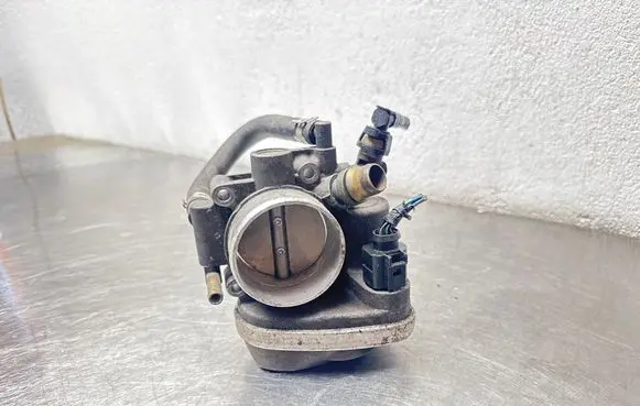 Opel Zafira B Throttle valve 55562380 A2C53192017 161107M