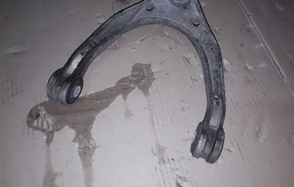 Volkswagen Touareg I Front lower control arm/wishbone 200000006