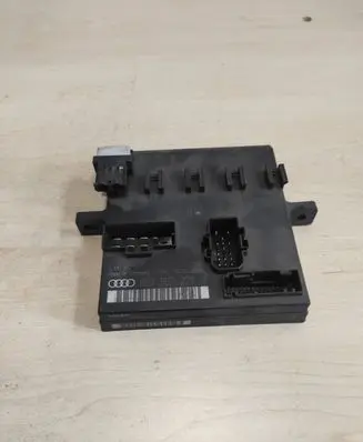 Audi A4 S4 B6 8E 8H Central body control module 8E0907279H