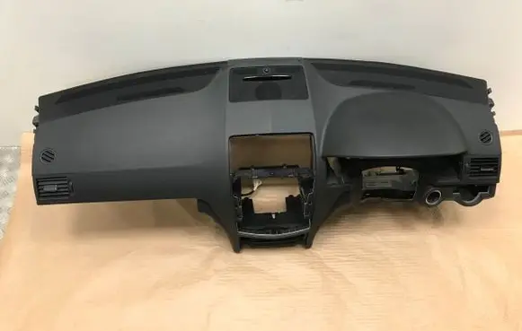 Mercedes-Benz C W204 Dashboard A2046803987 2048602002 A2045405709