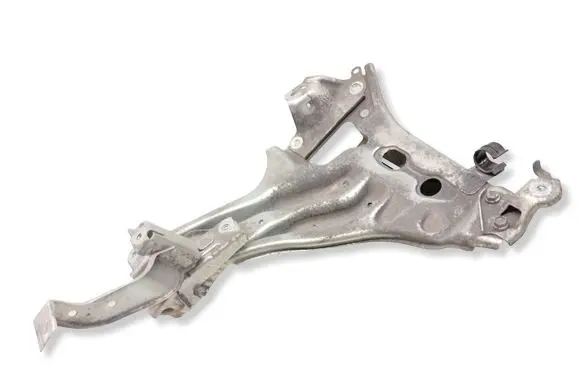 Toyota Auris E180 Other engine bay part 