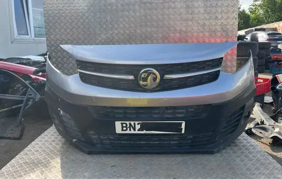 Opel Vivaro Front bumper 9808639977