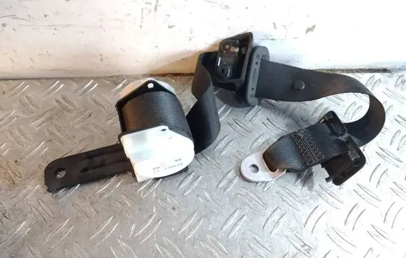 Lexus IS III XE30 Rear seatbelt 