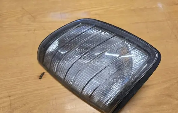 Volkswagen PASSAT B5 Front indicator light