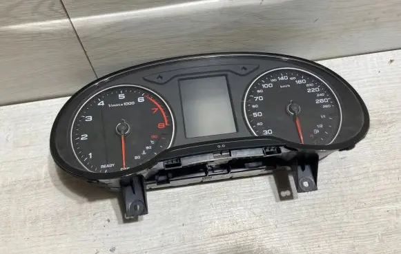 Audi A3 S3 8V Speedometer (instrument cluster) 8V0920861J