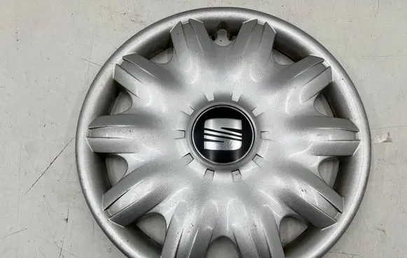 Seat Toledo III (5P) R15 wheel hub/cap/trim 1m0601147h