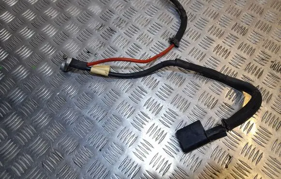 Volkswagen Jetta VI Positive cable (battery) 5C0971228M