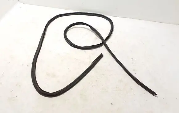 Opel Vivaro Trunk rubber seal (body) 7700313525