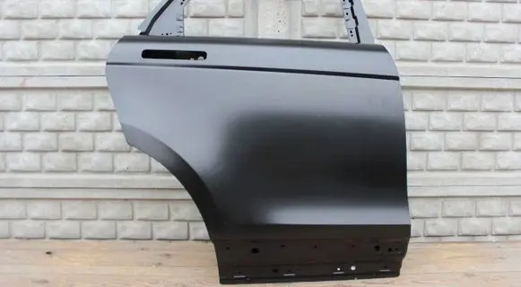 Land Rover Evoque II Rear door LR138383