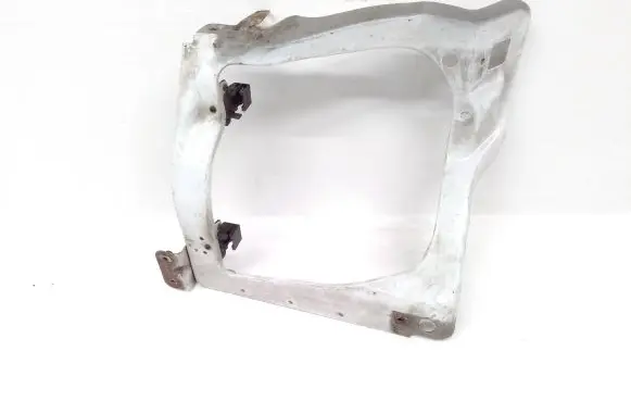 Headlight/headlamp mounting bracket